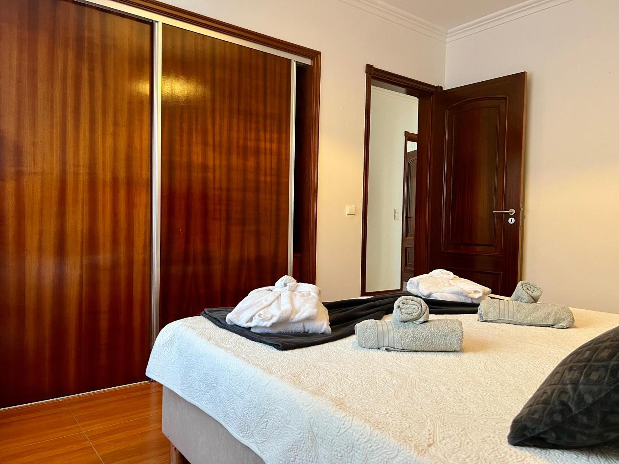 Casa Caloura Lotus Deluxe & Apartment
