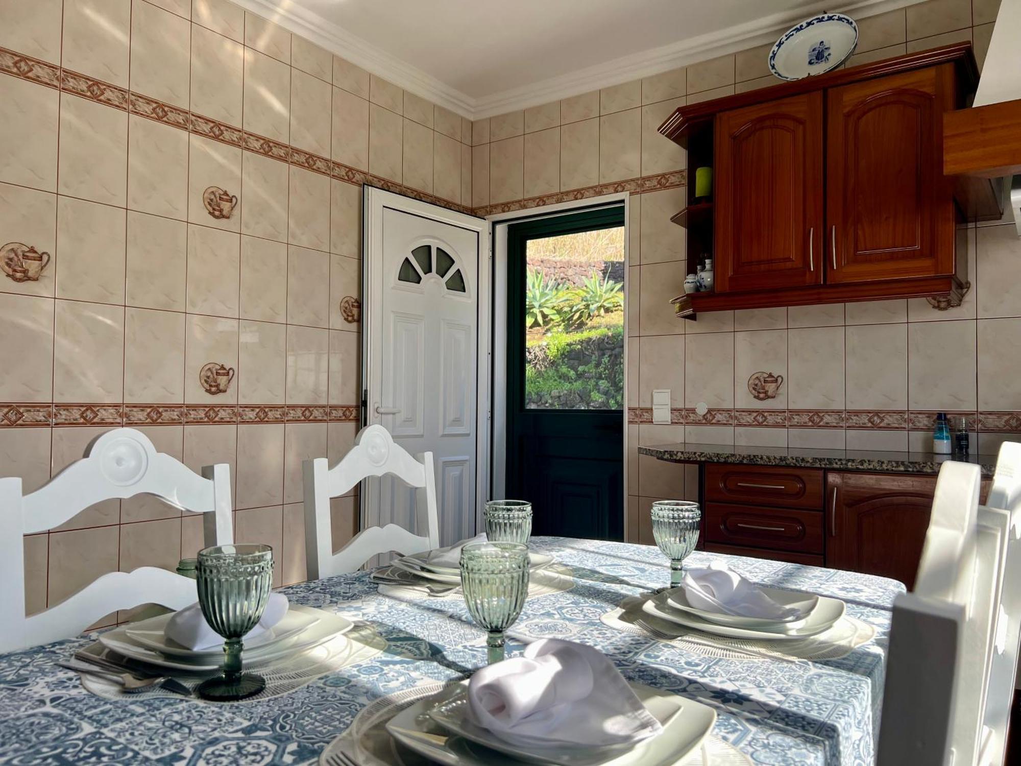 Casa Caloura Lotus Deluxe & *
